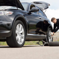 4 common mistakes made while changing a flat tire